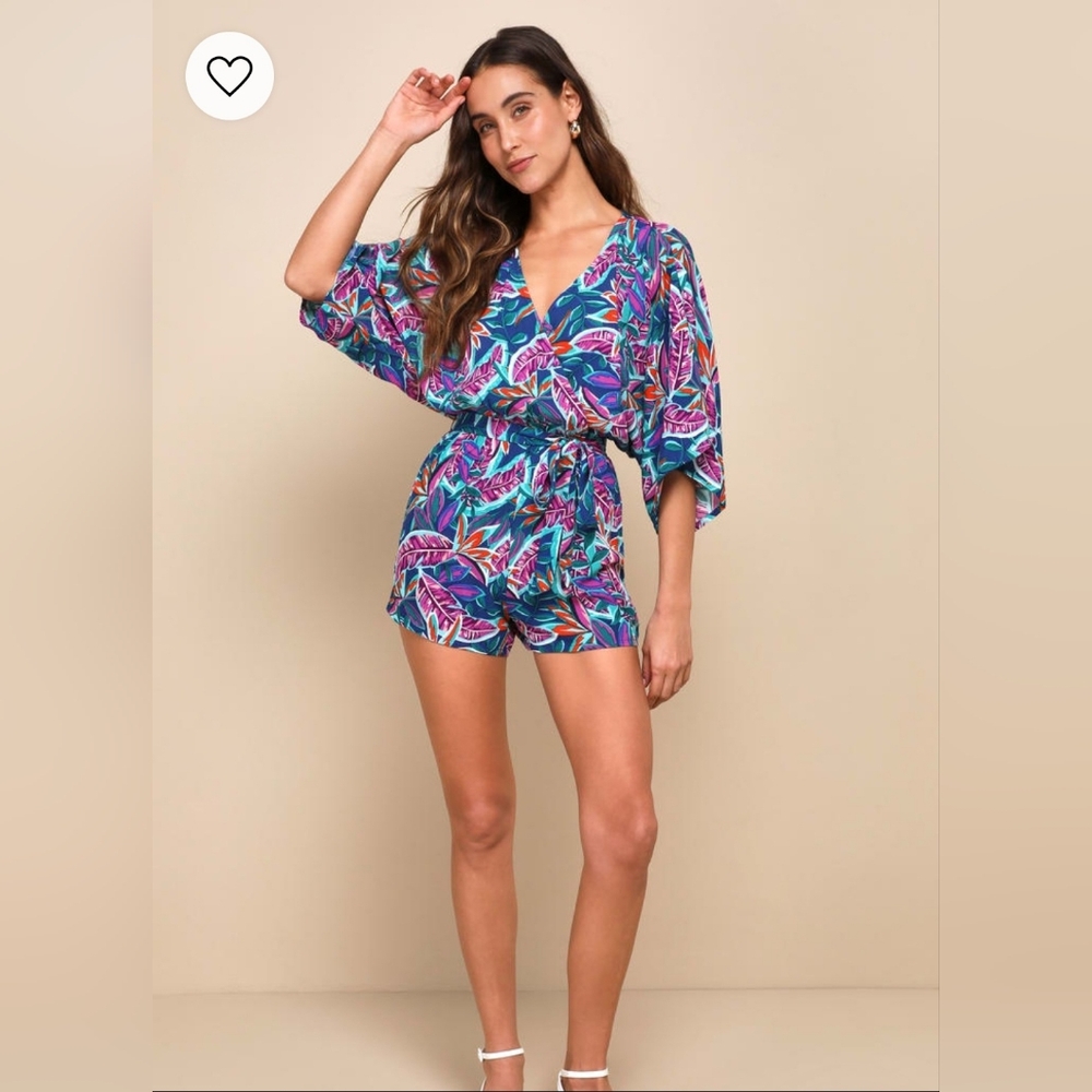 🌟Brand new with tags Lulus Rayon romper🌟